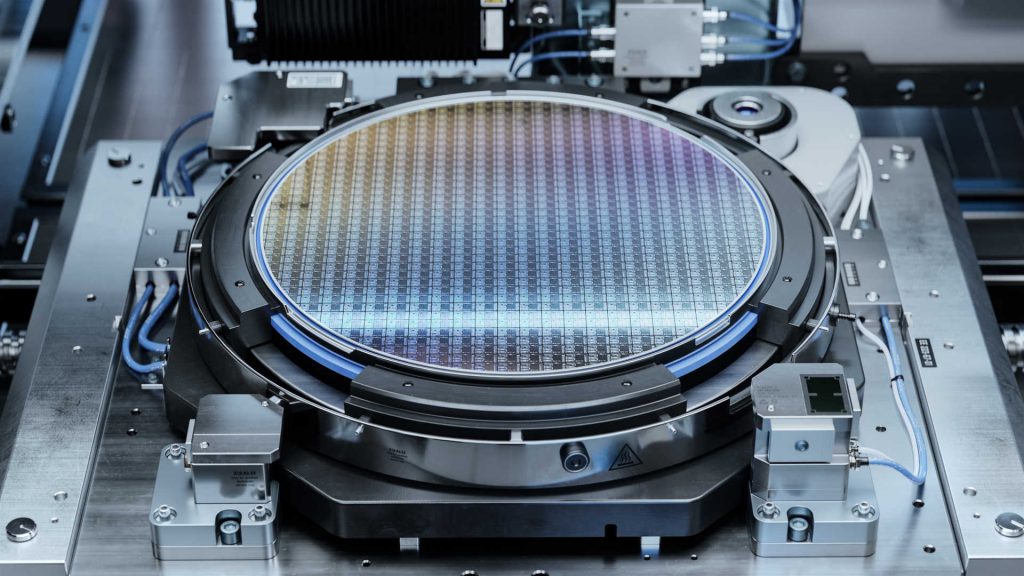 ウェハ ボンディングとは？｜半導体製造における役割/代表的な接合方式/装置の基礎をわかりやすく解説